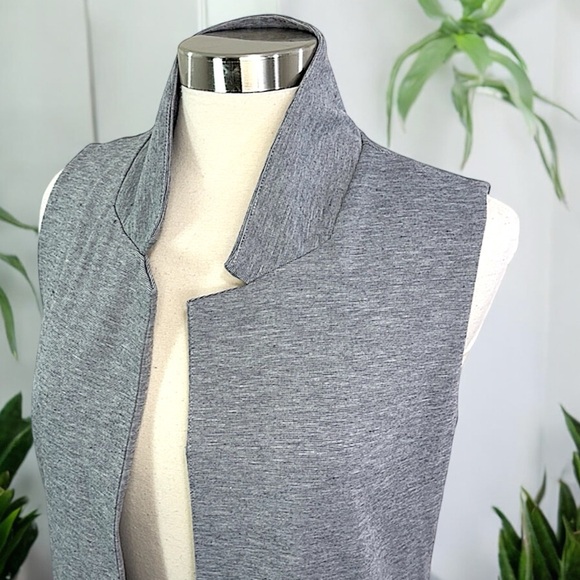 Heather Gray Open Front Sleeveless Cardigan Vest - Picture 10 of 16